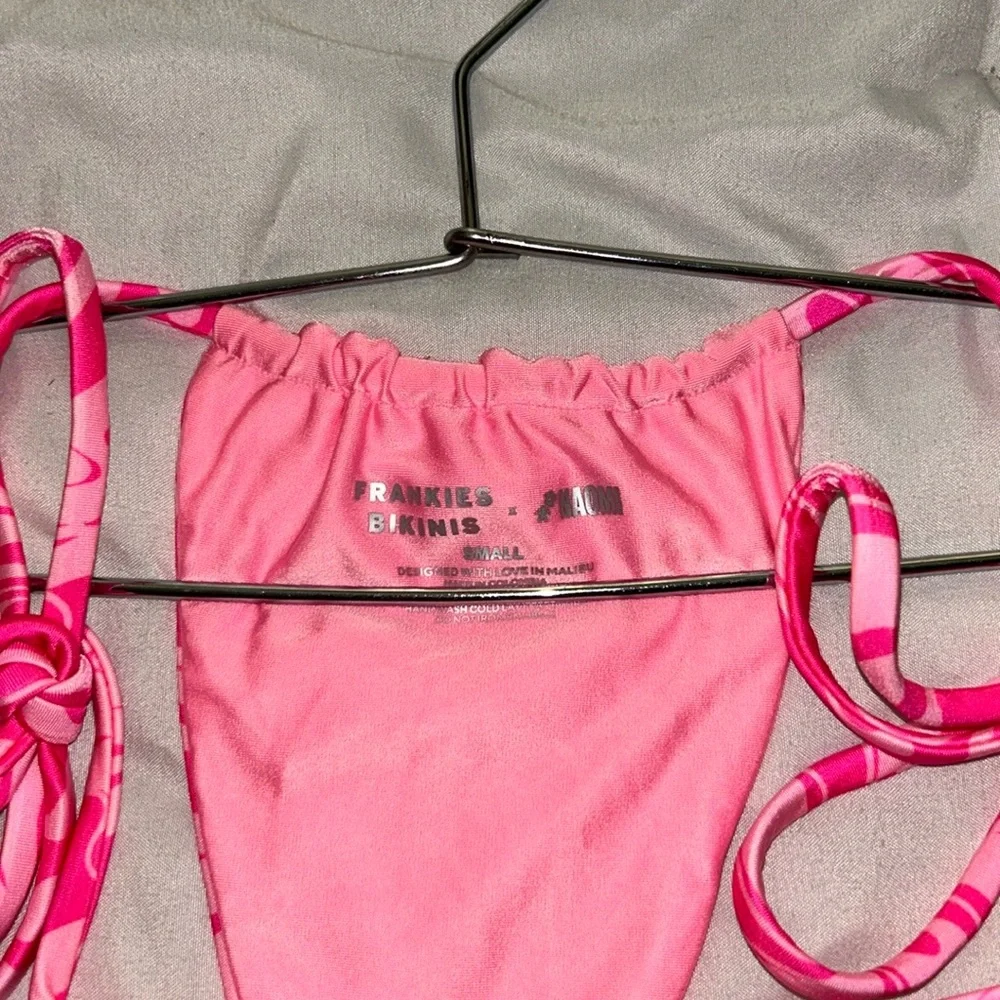 Frankies Bikinis dive into